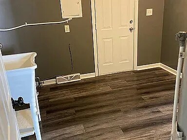 Building Photo - 20270 Hollywood St