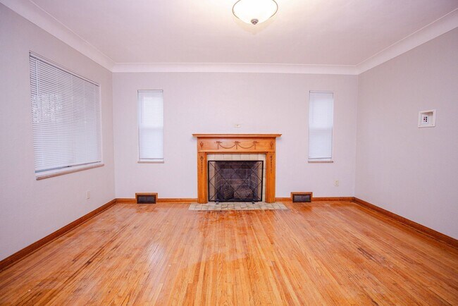 Building Photo - 3416 Chestnut St