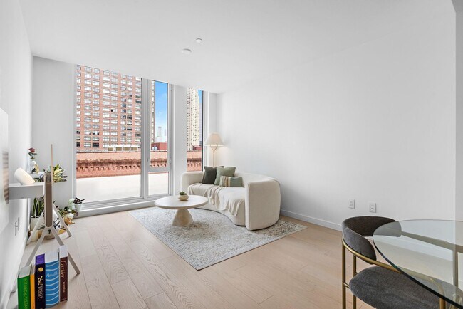 Building Photo - 144 1st St