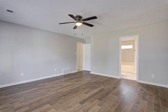 Building Photo - 5707 Chester St