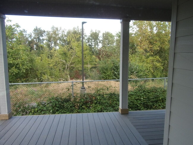 Building Photo - Watch the River