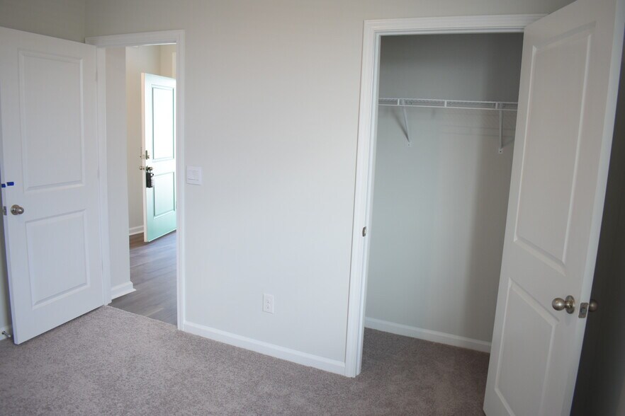 Building Photo - 471 St Kitts Way