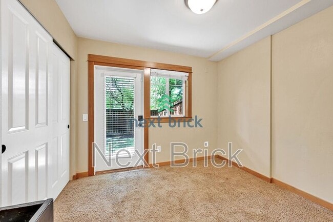 Building Photo - 5204 Delridge Wy SW
