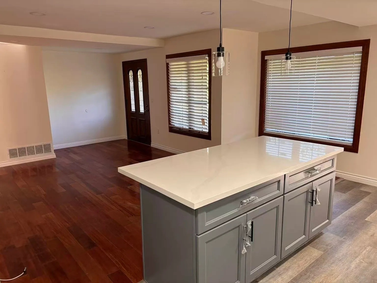 Building Photo - 848 E Northridge Ave