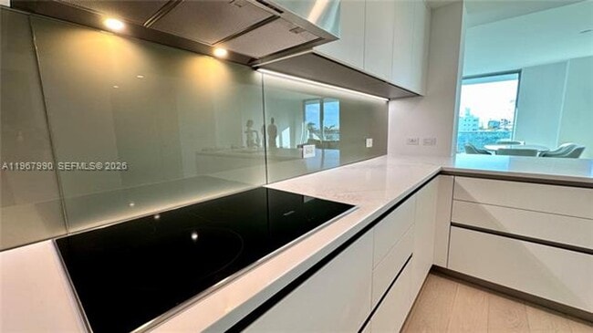 Building Photo - 9201 E Bay Harbor Dr