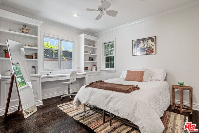 Building Photo - 4537 Agnes Ave