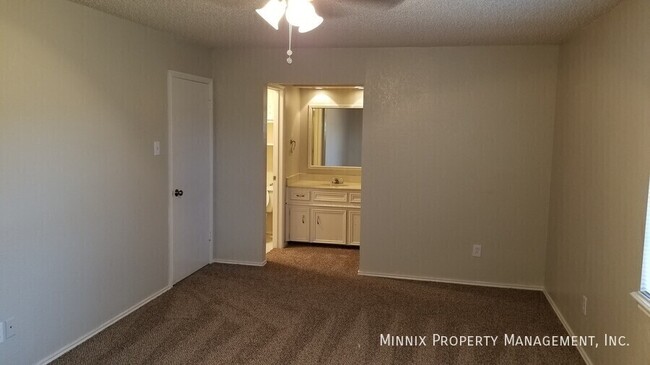 Building Photo - 8207 Memphis Ave