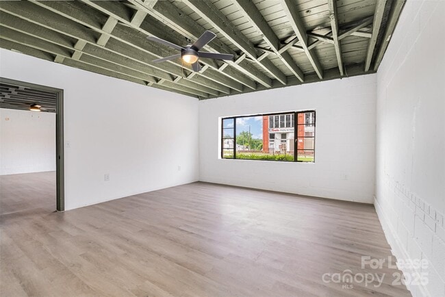 Building Photo - 412 Flat Dr