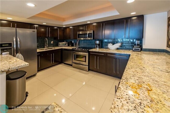 Building Photo - 3750 Galt Ocean Dr