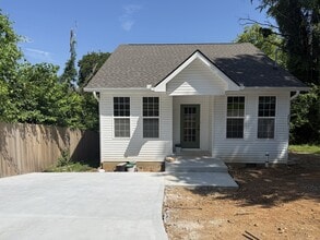 Building Photo - 2213 Cityview Ave