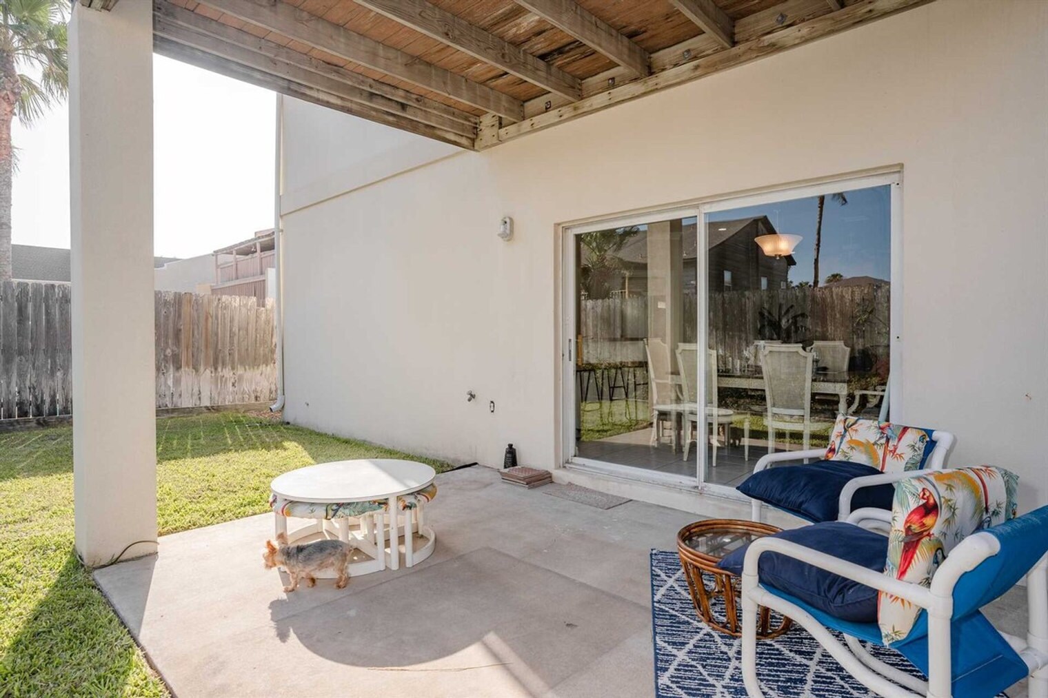 Building Photo - 2 E Lantana St