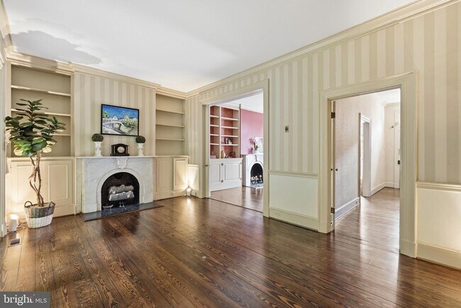 Building Photo - 1241 33rd St NW