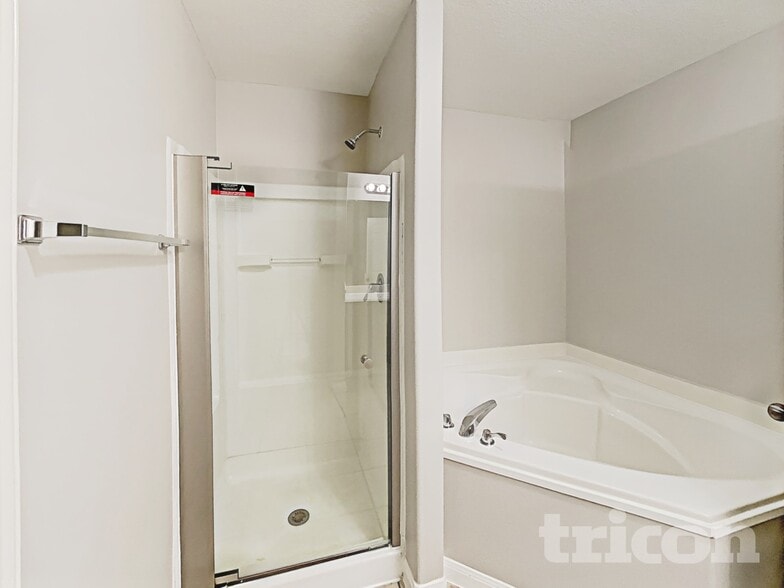 Building Photo - 815 Marigold Rd