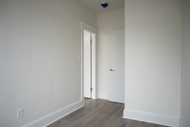 Building Photo - 374 Chestnut Hill Ave