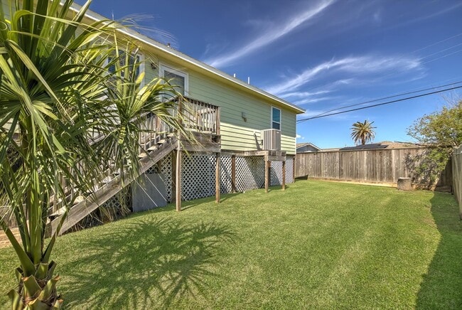 Building Photo - 1618 Bayou Shore Dr