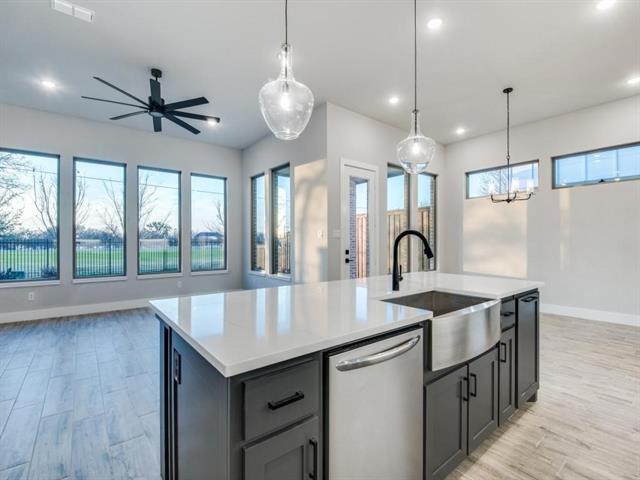 Building Photo - 119 W Park Dr