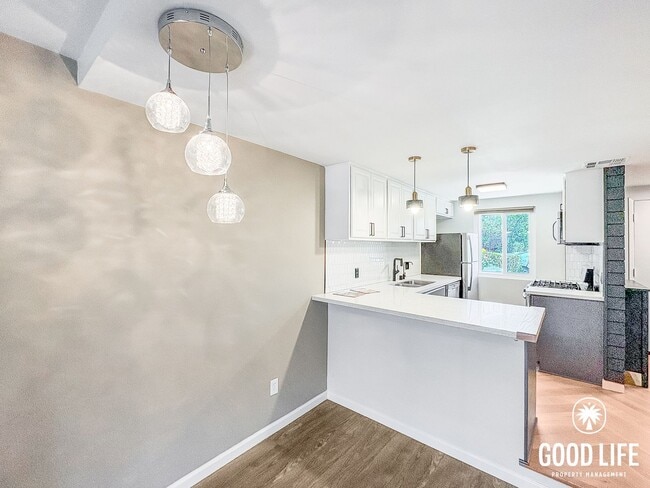 Building Photo - SD: 2BD/2.5BA Condo in Carlsbad with Community Pool, Two Balconies & Assigned Parking