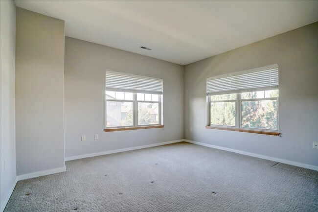 Building Photo - 5196 Sassafras Dr