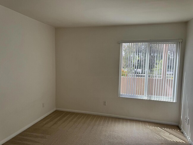 Building Photo - 10016 Maya Linda Rd