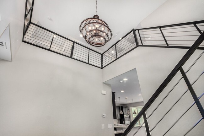 Building Photo - Southern Highlands Home with Loft & Patio!