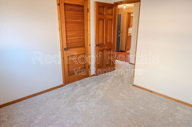 Building Photo - 815 Maywood Ln
