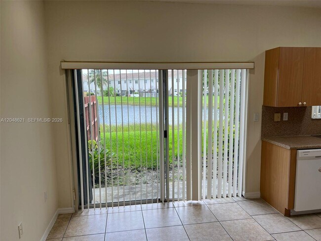 Building Photo - 1581 SE 31st Ct