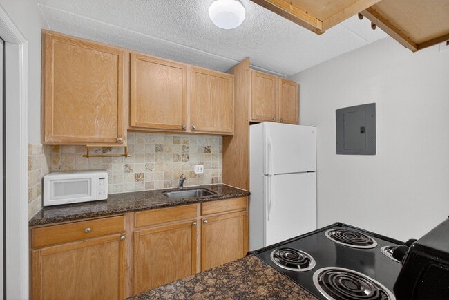 Building Photo - 821 Lighthouse Dr