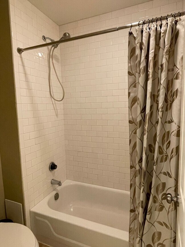 Building Photo - 1 Bedroom/1 Bath community pool Great Scottsdale location.