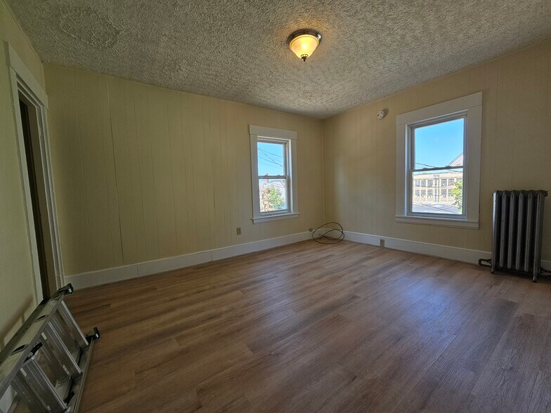 Building Photo - 17 Mousam St