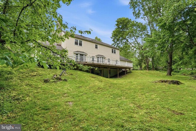 Building Photo - 1316 Heller Dr