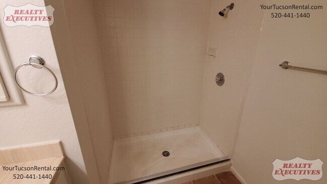 Building Photo - The Villages at Midvale Park - 2 Bedroom and 2 bathroom Condo