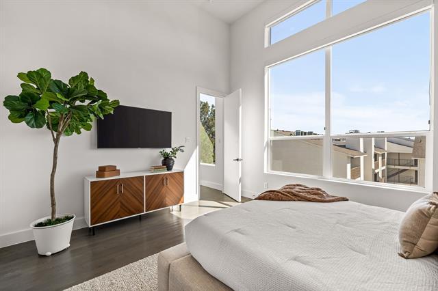 Building Photo - 2317 Moser Ave