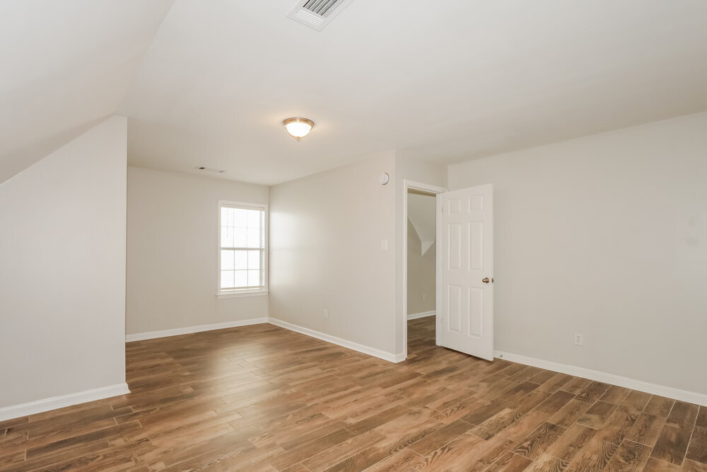 Building Photo - 1110 Greenwich Dr