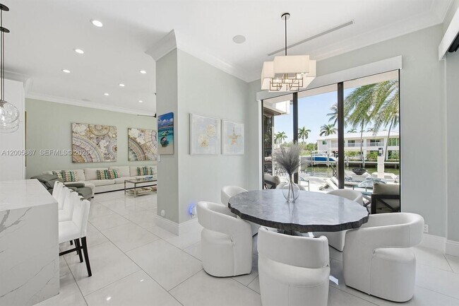 Building Photo - 720 Isle of Palms Dr