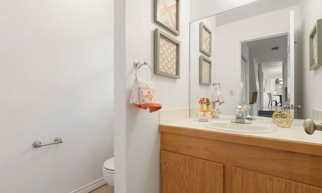 Building Photo - Available now! North Boulder home on Cul-de-Sac!