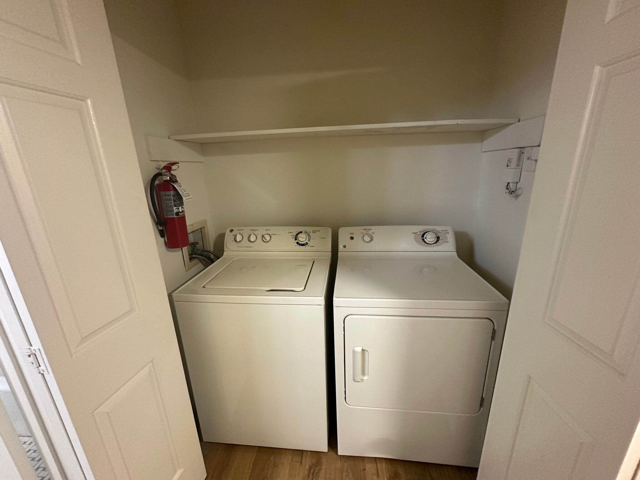 washer and dryer - 2118 Acklen Ave
