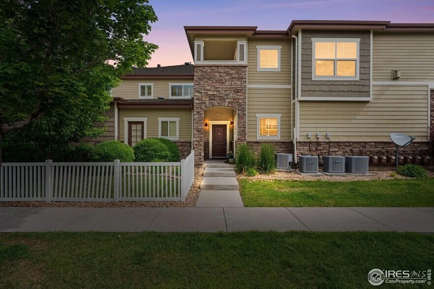 Building Photo - 5020 Cinquefoil Ln