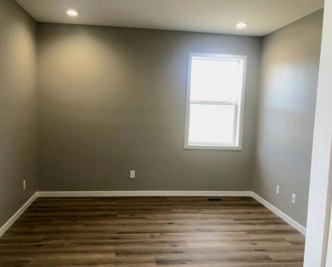 Building Photo - 4153 Fallen Oak Dr
