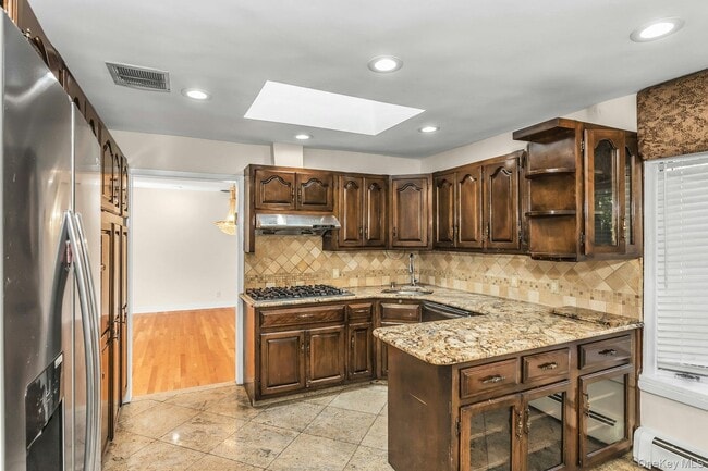 Building Photo - 260 Oak Ridge Ln