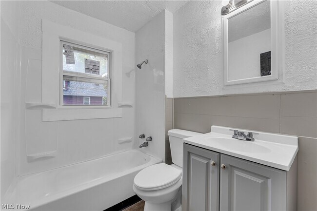 Building Photo - 1144 E 145th St