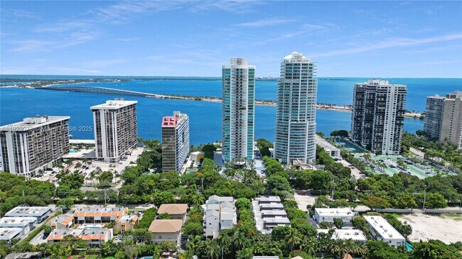 Building Photo - 2101 Brickell Ave