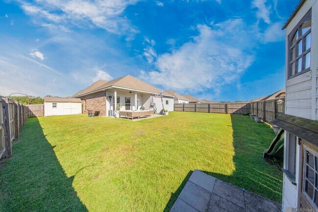 Building Photo - 1343 Rustic Pine Dr