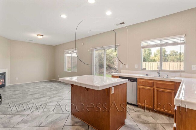 Building Photo - Spacious 3 Bed + Loft-Style Living in Lake Elsinore w/ Private Yard