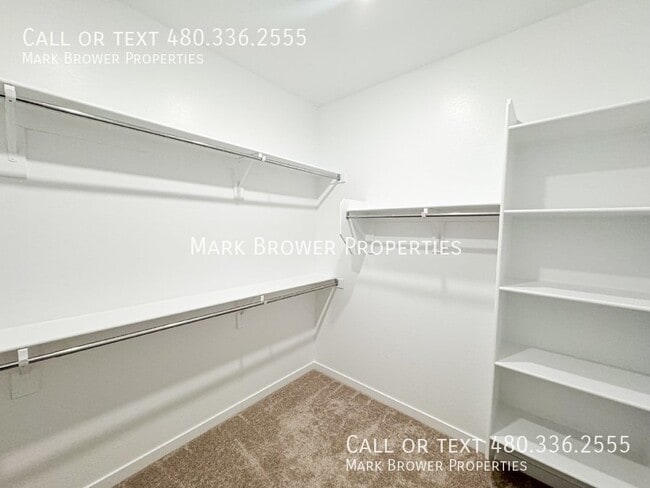Building Photo - 9852 E Tamery Ave