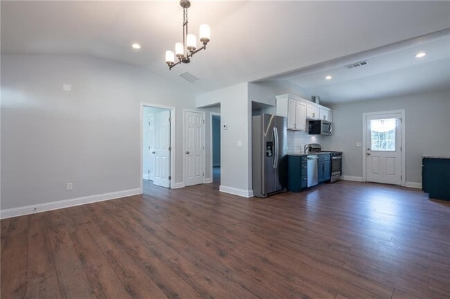 Building Photo - 331 Camilla Cir SW