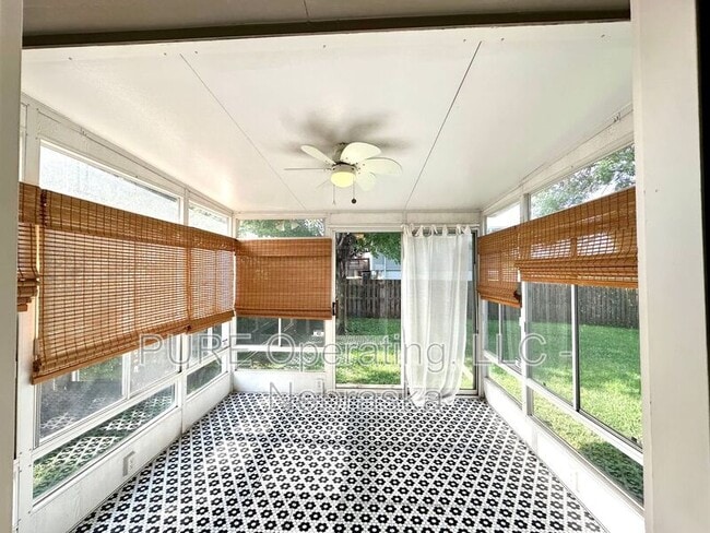 Building Photo - 8108 S 152nd Ave