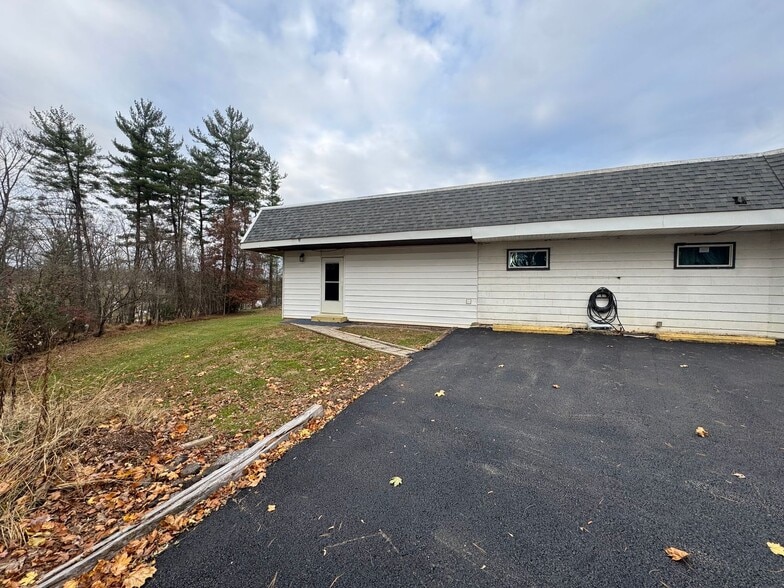 Building Photo - 4813 Sayre Ave