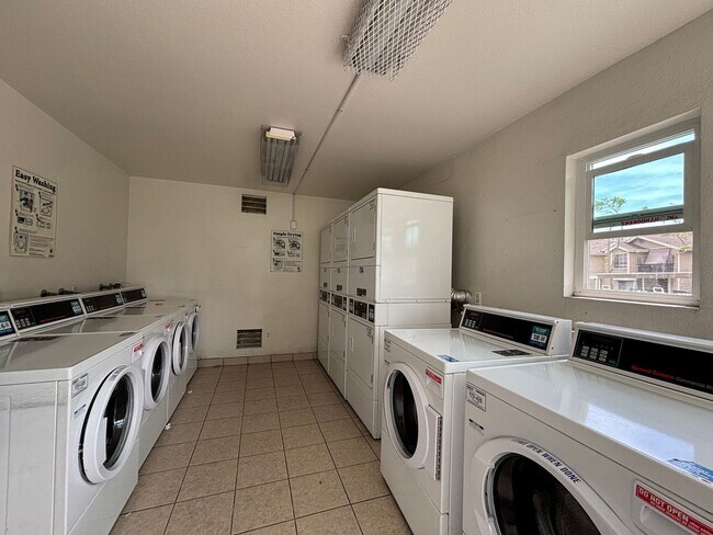 Building Photo - Inviting 1B/1BA Condo in Lemon Grove w/ Balcony, Reserved Parking & Community Pool/Spa!