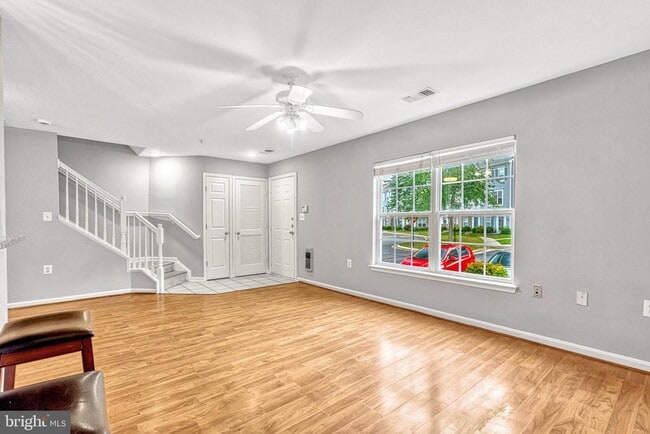 Building Photo - 43585 PATCHING POND Sq