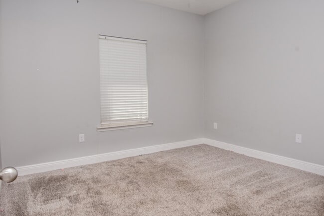 Building Photo - 5567 Galaxy Dr